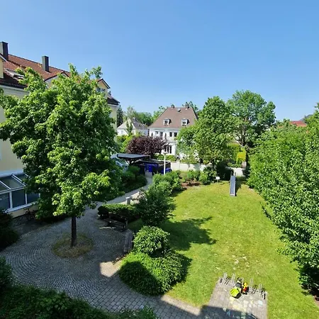 C4s Come4stay - 3-zi Whg I Zentrale Lage I Parkplatz I Balkon I Wifi I Smarttv I 1 Kingsize, 1 Queensize Bett I Office Arbeitsplatz I Wohnbereich Mit Couch Und Essbereich I Voll Ausgestattete Kueche I Nespresso Altötting
