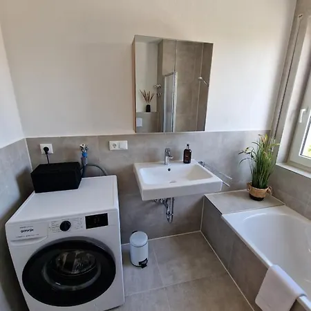 C4s Come4stay - 3-zi Whg I Zentrale Lage I Parkplatz I Balkon I Wifi I Smarttv I 1 Kingsize, 1 Queensize Bett I Office Arbeitsplatz I Wohnbereich Mit Couch Und Essbereich I Voll Ausgestattete Kueche I Nespresso *