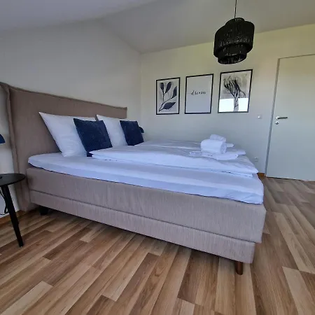 C4s Come4stay - 3-zi Whg I Zentrale Lage I Parkplatz I Balkon I Wifi I Smarttv I 1 Kingsize, 1 Queensize Bett I Office Arbeitsplatz I Wohnbereich Mit Couch Und Essbereich I Voll Ausgestattete Kueche I Nespresso *